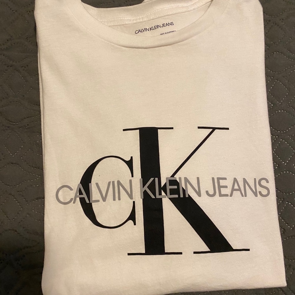Calvin Klein t shirt